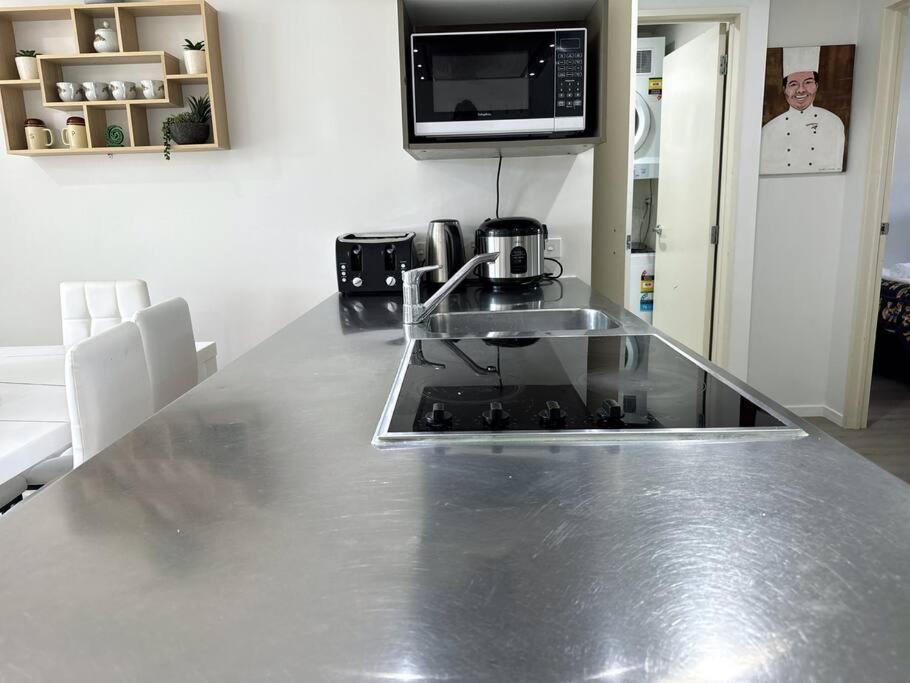 Immaculate 3 Bd 2 Bth Apartment -Free Carpark & Pool โอ๊คแลนด์ ภายนอก รูปภาพ