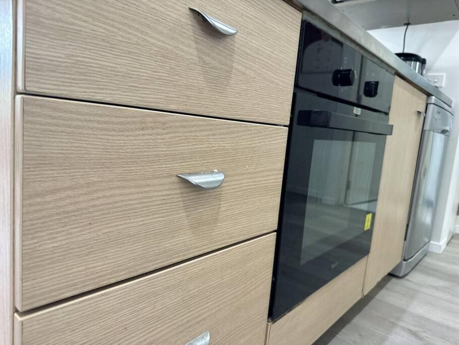 Immaculate 3 Bd 2 Bth Apartment -Free Carpark & Pool โอ๊คแลนด์ ภายนอก รูปภาพ